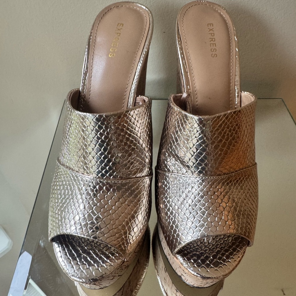 Express Metallic Wedge Sandals - Picture 3 of 5